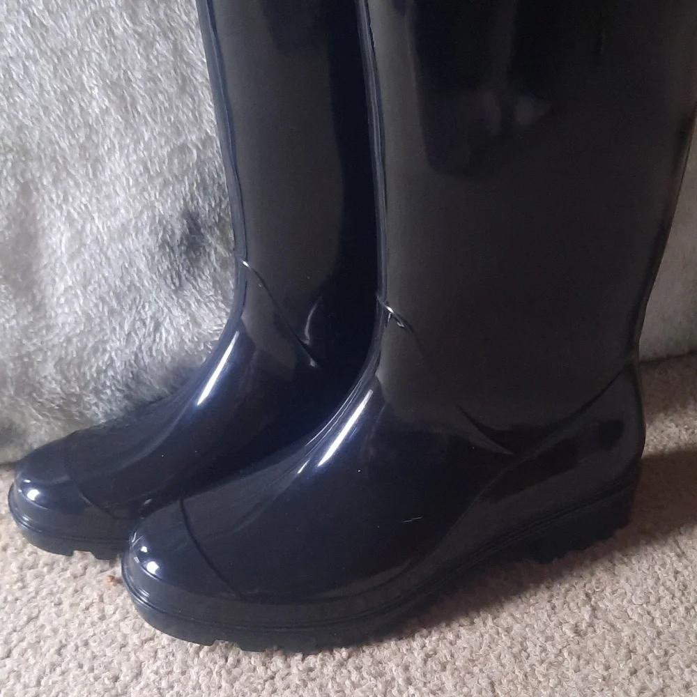Tommy Hilfiger Black Glossy Rain Boots with Gold Logo